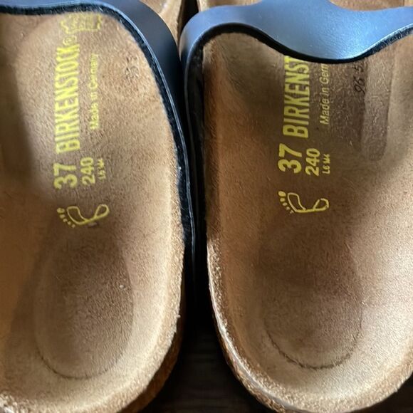 Gizeh Birko-Flor Flip Flop Size 37/7 pristine condition in Onyx 
BIRKENSTOCK - Picture 6 of 7